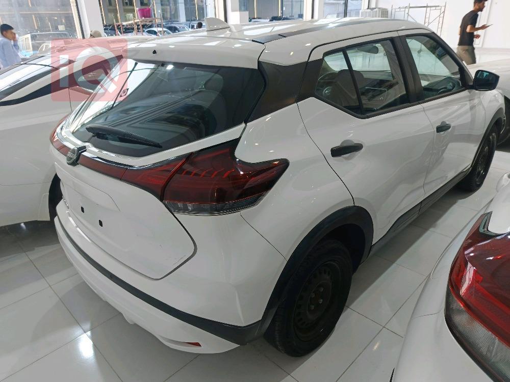 نیسان کیکس